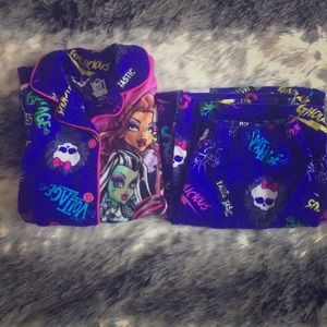 Monster high pajamas, this is the full set